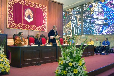 Un momento de la intervencin del rector en el acto de apertura de curso