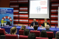 Alfonso Zamorano, vicerrector de Estudiantes y Programa de Movilidad de la UCO y Magdalena Reifs Lpez, directora del Centro de Documentacin Europea de la UCO.