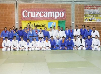 La lite del judo andaluz universitario realiz un entrenamiento conjunto en el Pabelln del campus de Menndez Pidal.