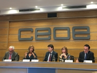 El rector, a la derecha, en la mesa de opinin con motivo de la presentacin del  Declogo de medidas urgentes para impulsar la I+D+i en Espaa 
